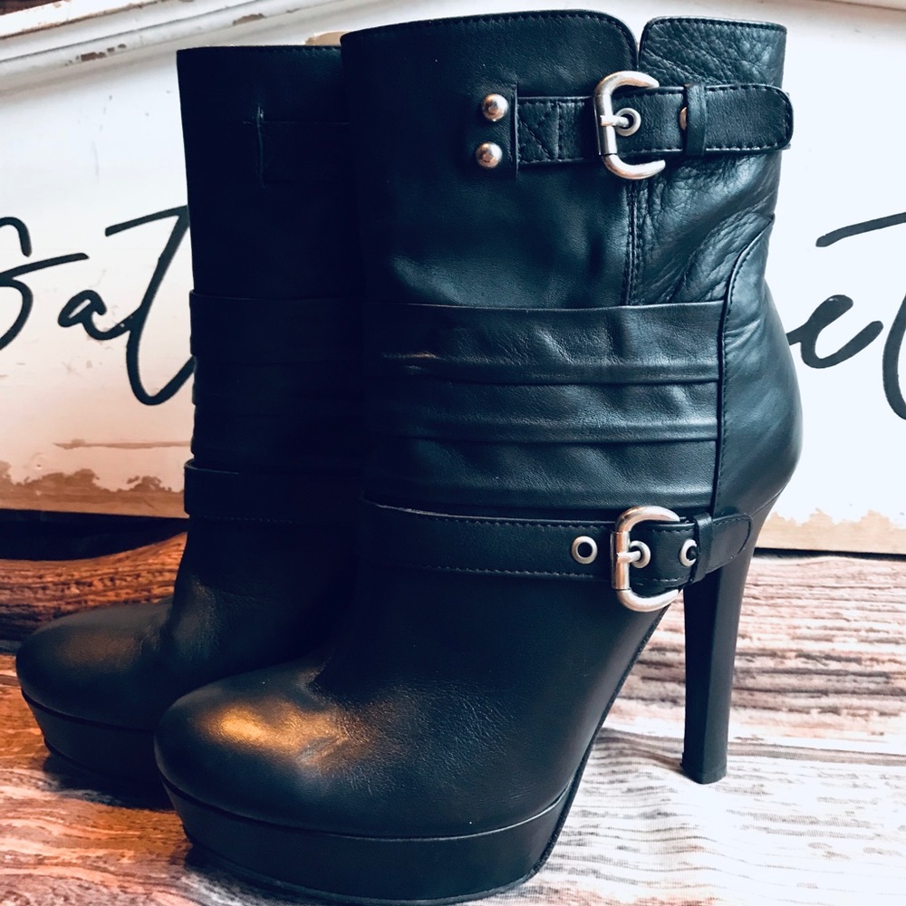 Hotic Black platform heel Boot